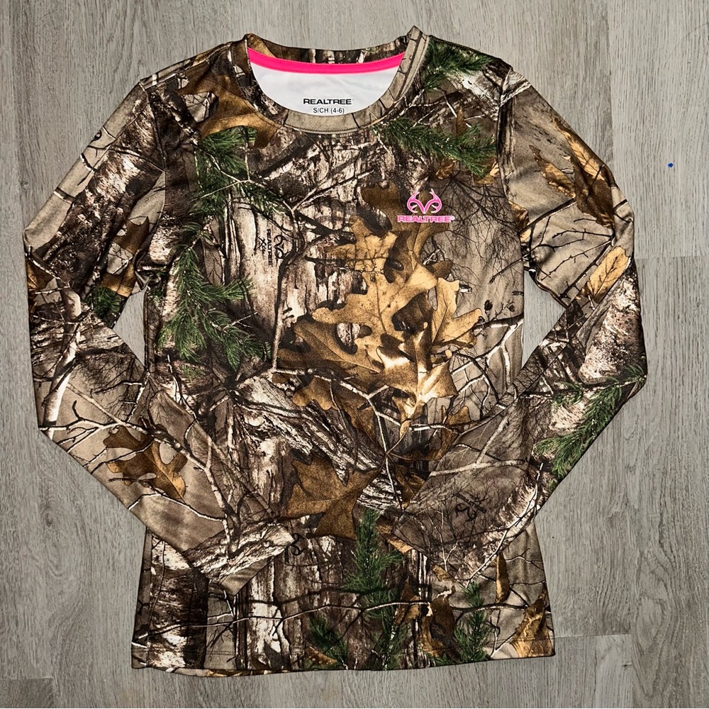 Realtree Green and Brown Fitted Long Sleeve Tee